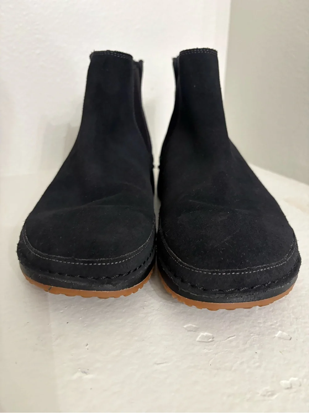 Chaco Women’s Black Suede Chukka Boots with Brown Outsole size 9
